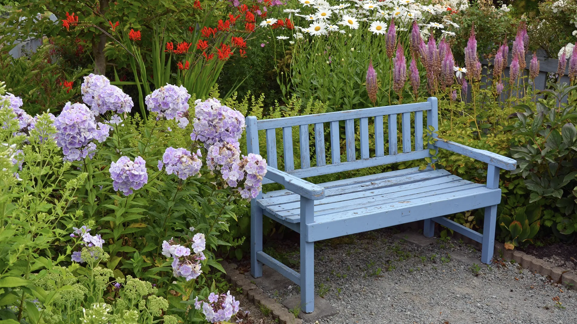 A garden bench in the Sandpiper II Nantucket neighborhood